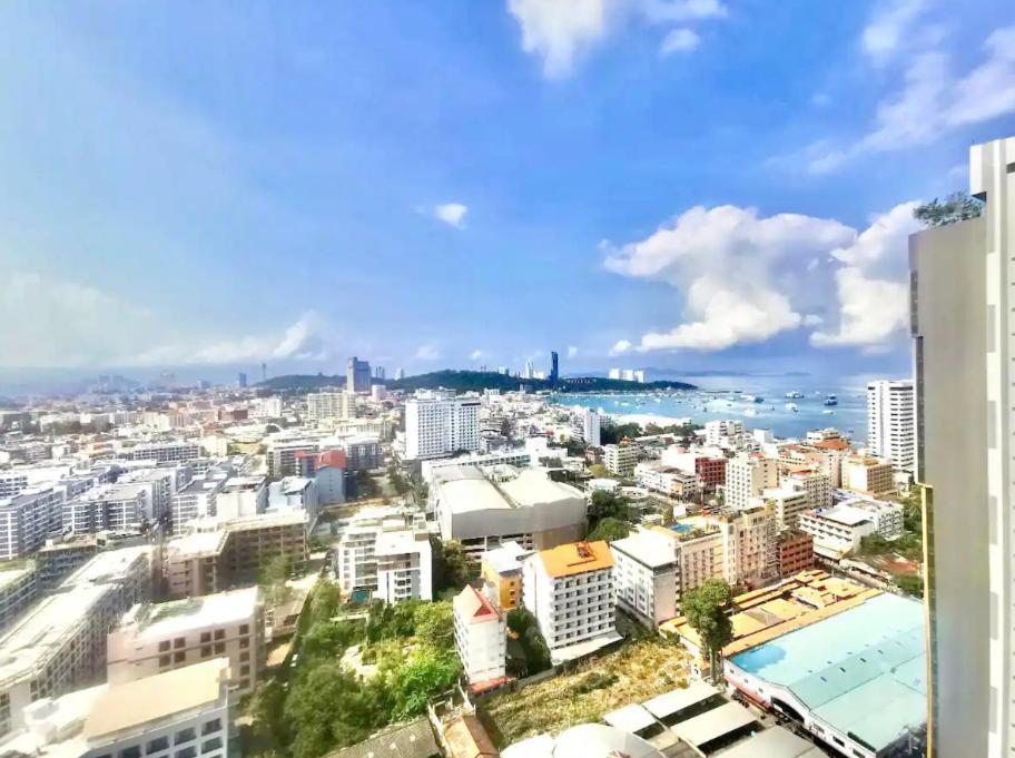 The Base Central Pattaya Quiet King-Bed With Infinity Pool & Free Netflix! Экстерьер фото