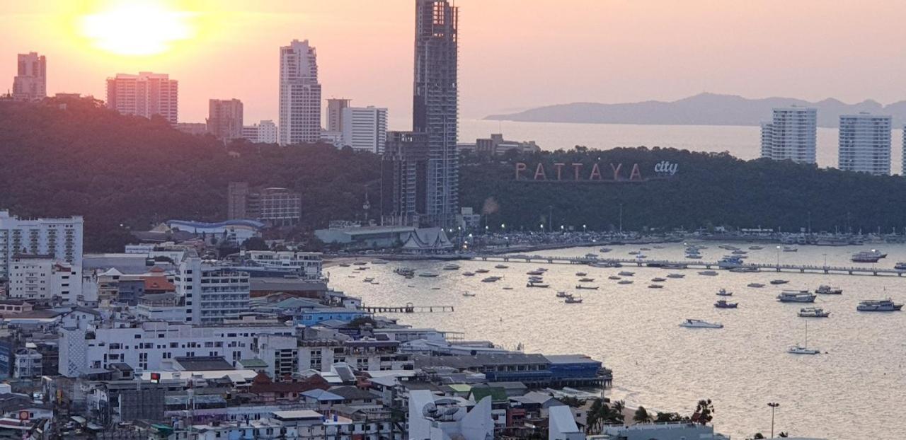 The Base Central Pattaya Quiet King-Bed With Infinity Pool & Free Netflix! Экстерьер фото