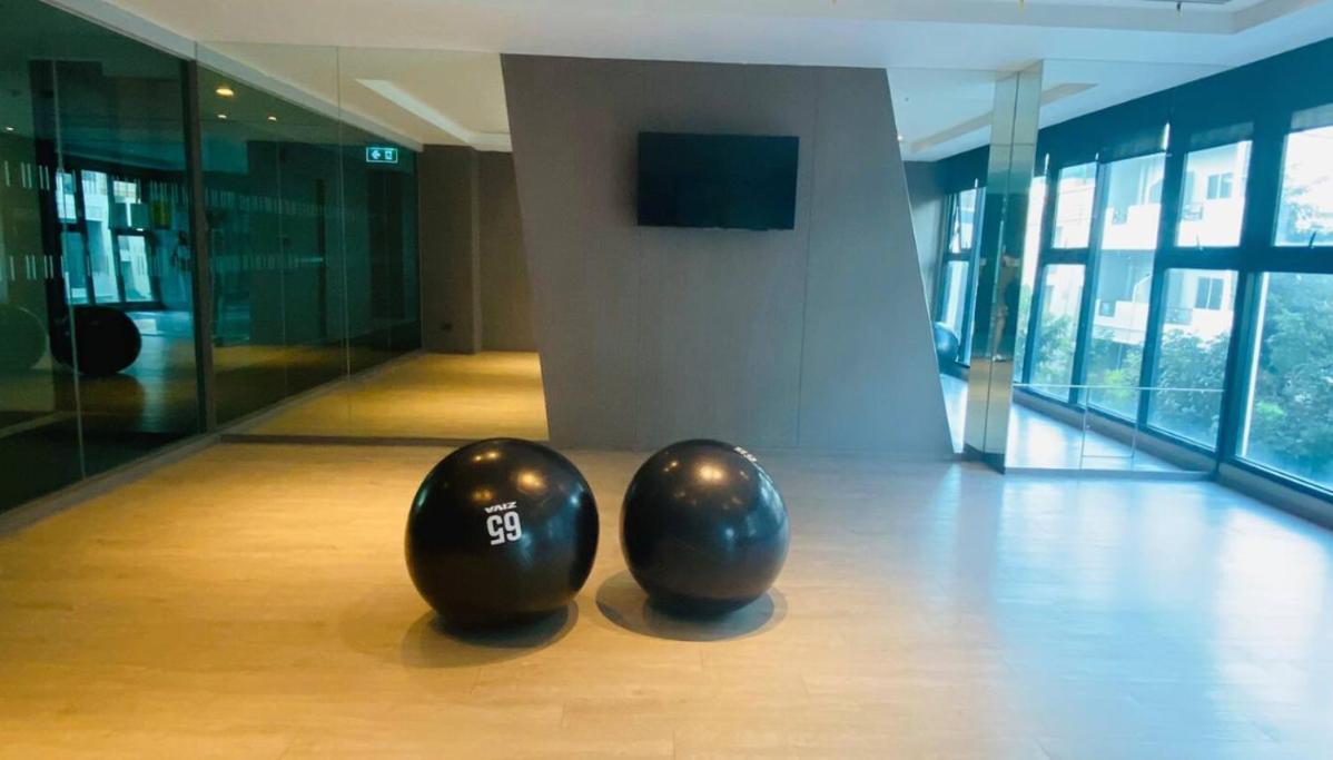 The Base Central Pattaya Quiet King-Bed With Infinity Pool & Free Netflix! Экстерьер фото