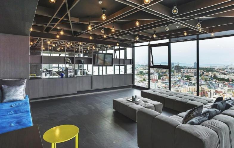 The Base Central Pattaya Quiet King-Bed With Infinity Pool & Free Netflix! Экстерьер фото