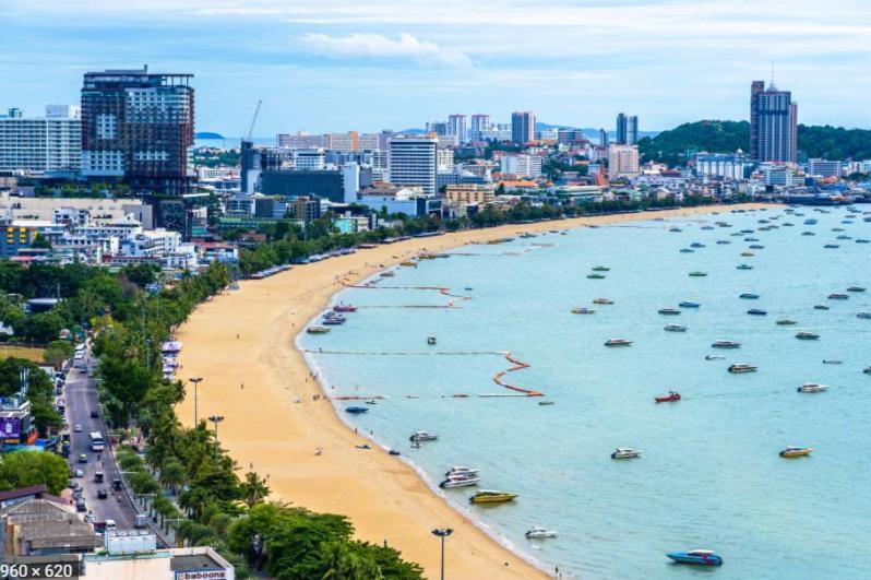 The Base Central Pattaya Quiet King-Bed With Infinity Pool & Free Netflix! Экстерьер фото